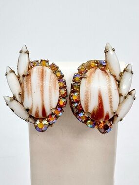 Vintage Julianna D&E Gold Fluss Clip On Earrings Glittery White Milk Glass READ